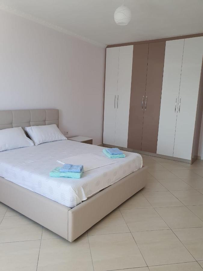 Xhulio Apartments Саранда Екстер'єр фото