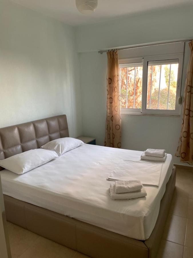 Xhulio Apartments Саранда Екстер'єр фото