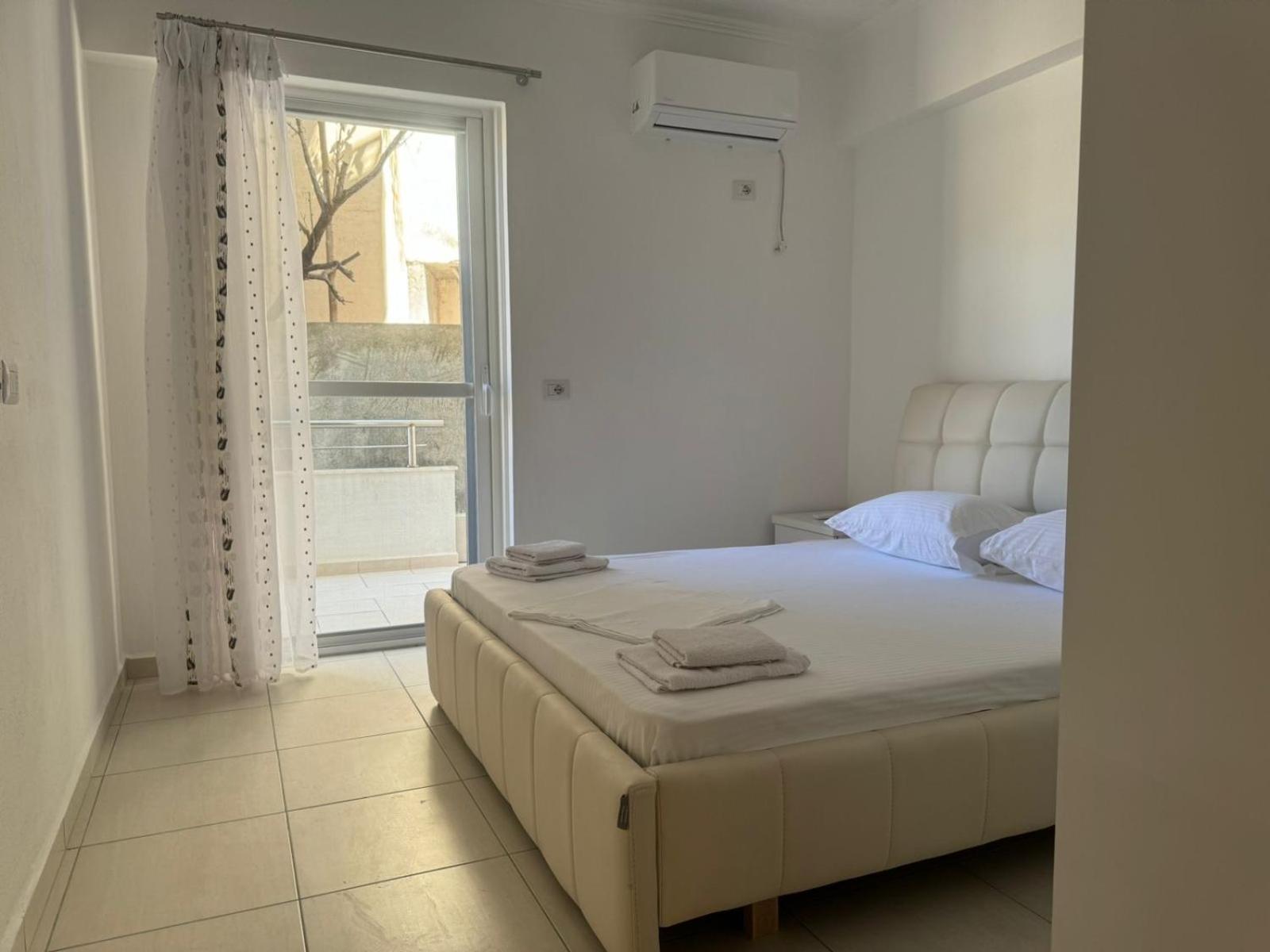 Xhulio Apartments Саранда Екстер'єр фото